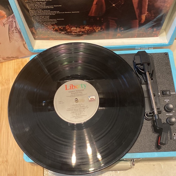 Kenny Rogers Greatest Hits! Cellophane w/ price!Vintage Vinyl, original owner!🔥 - Picture 4 of 7